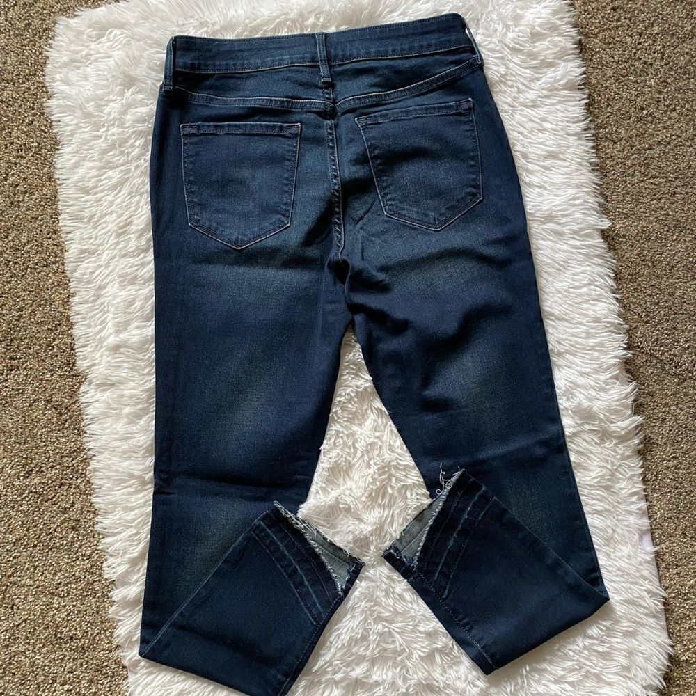 Old‎ Navy Rock Star Mid Rise Raw Ankle Jeans Size 6